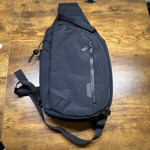 Alpaka Metro Crossbody Black Messenger Sling Bag Tablet Sleeve